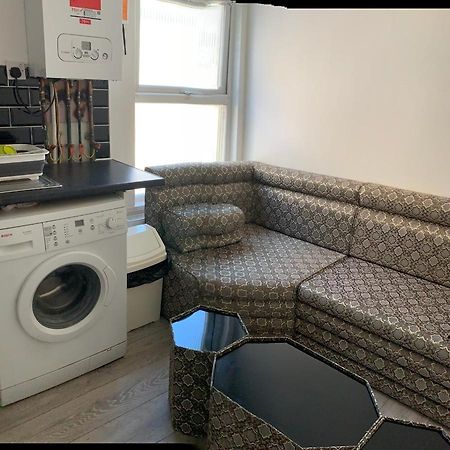 Beautiful Hoe Street First Floor One Bedroom Apartment B Walthamstow London Eksteriør billede