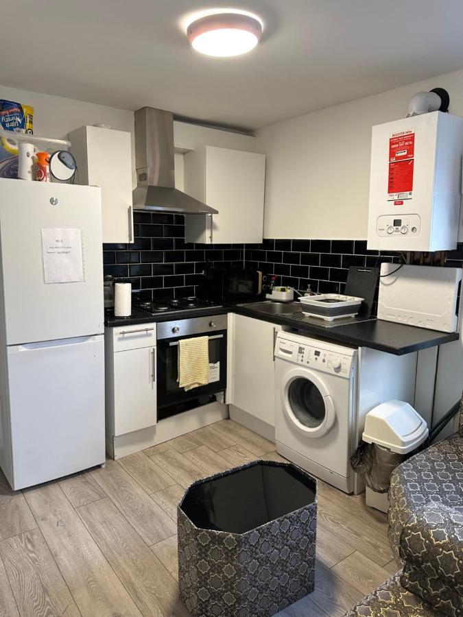 Beautiful Hoe Street First Floor One Bedroom Apartment B Walthamstow London Eksteriør billede