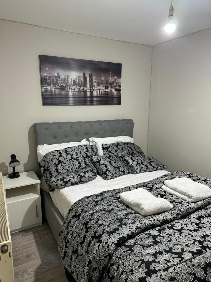 Beautiful Hoe Street First Floor One Bedroom Apartment B Walthamstow London Eksteriør billede